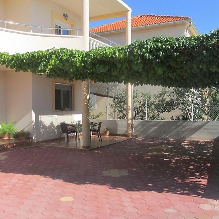 Nives Apartmani Pakoštane Exterior foto