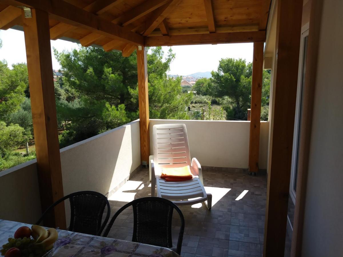 Nives Apartmani Pakoštane Exterior foto
