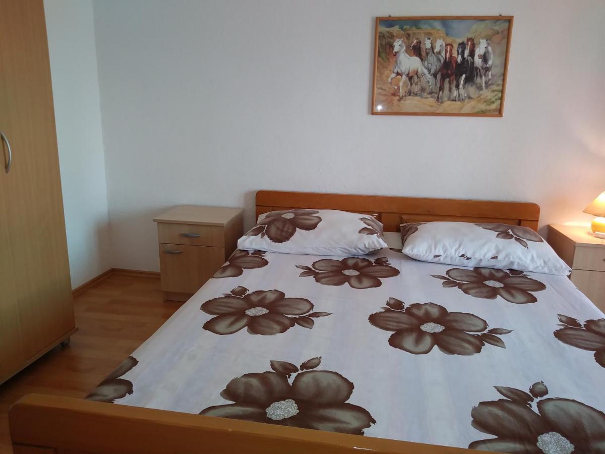 Nives Apartmani Pakoštane Exterior foto
