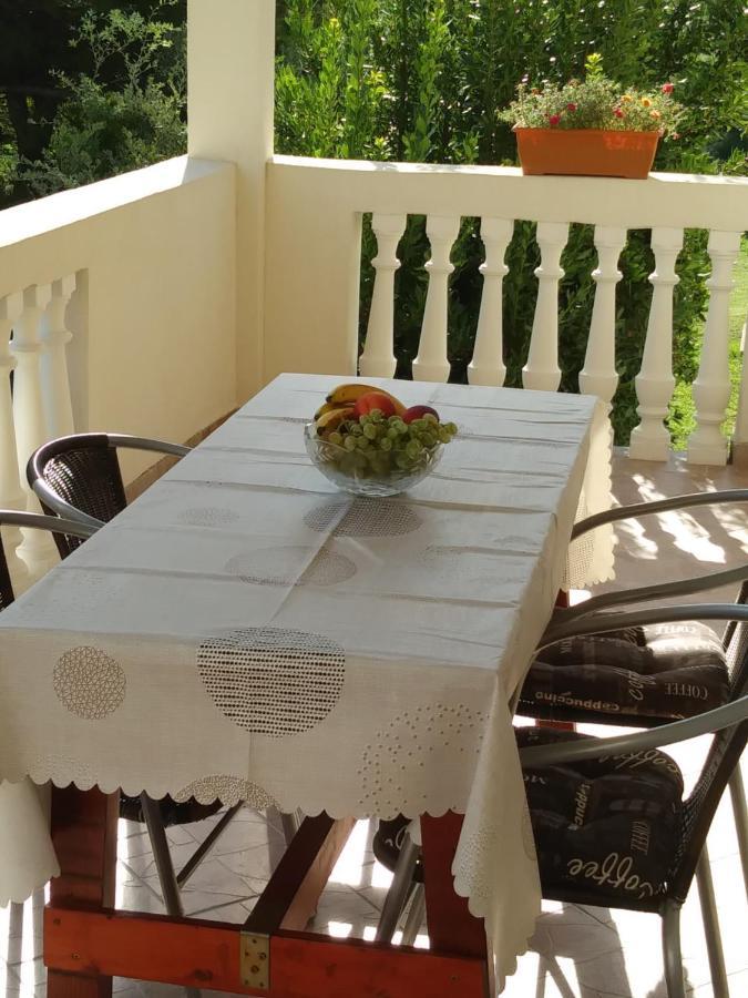 Nives Apartmani Pakoštane Exterior foto
