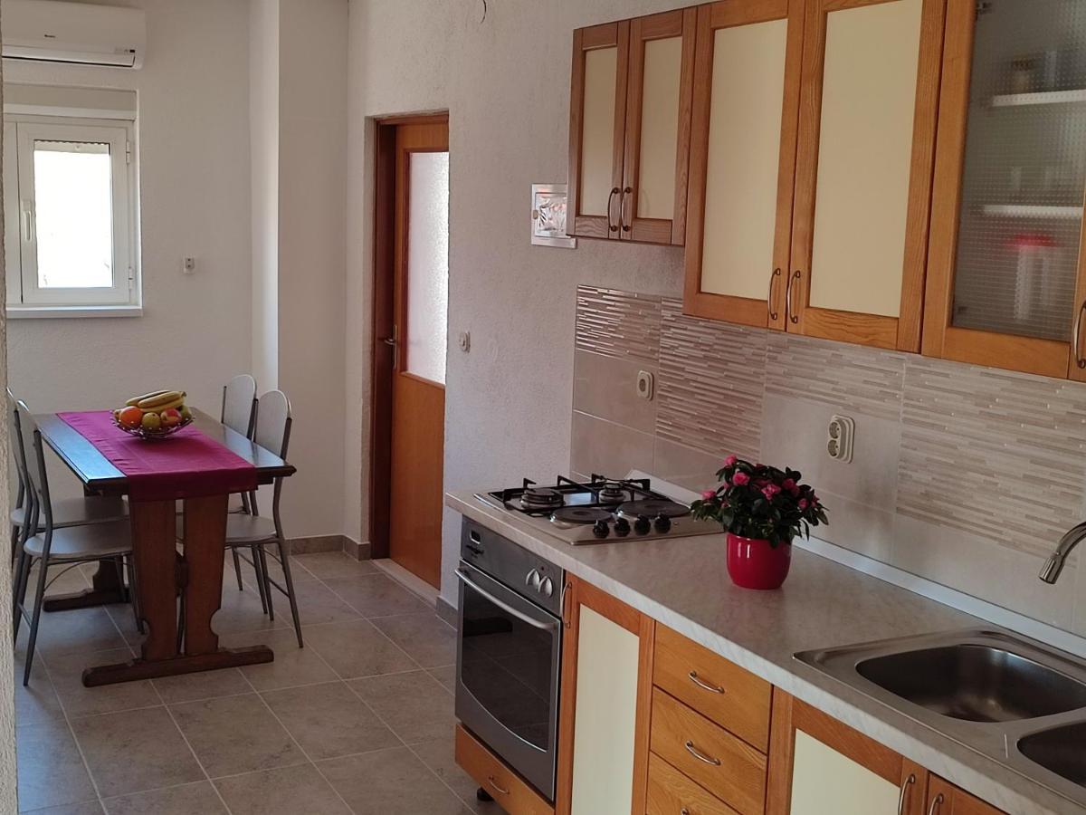 Nives Apartmani Pakoštane Exterior foto